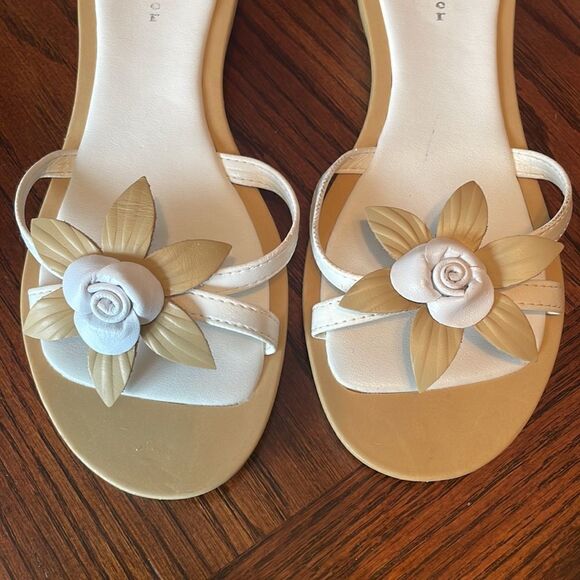 Olivor 3-D Floral Appliqué Slide Sandals Tan White - Picture 7 of 12